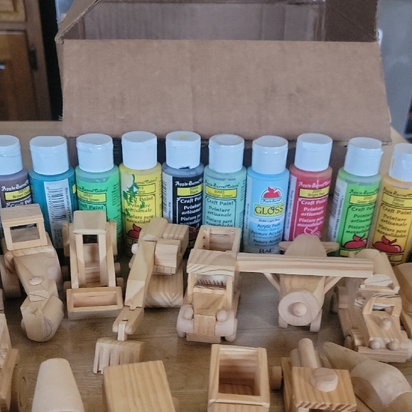 Natural Wood Toy Vehicle Craft Set - Picture 5 of 11